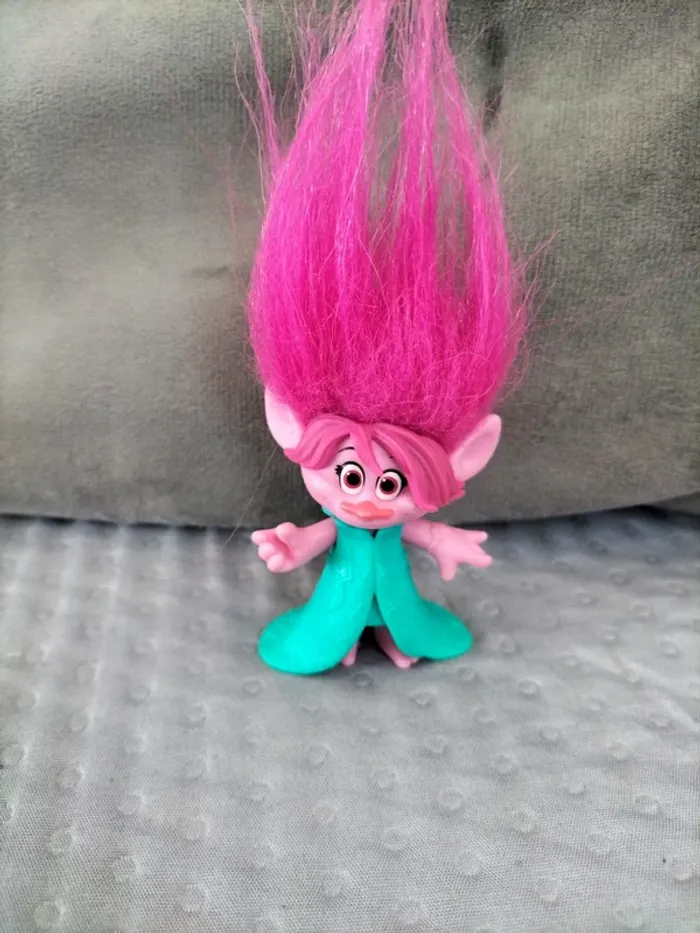 Figurine trolls 2015