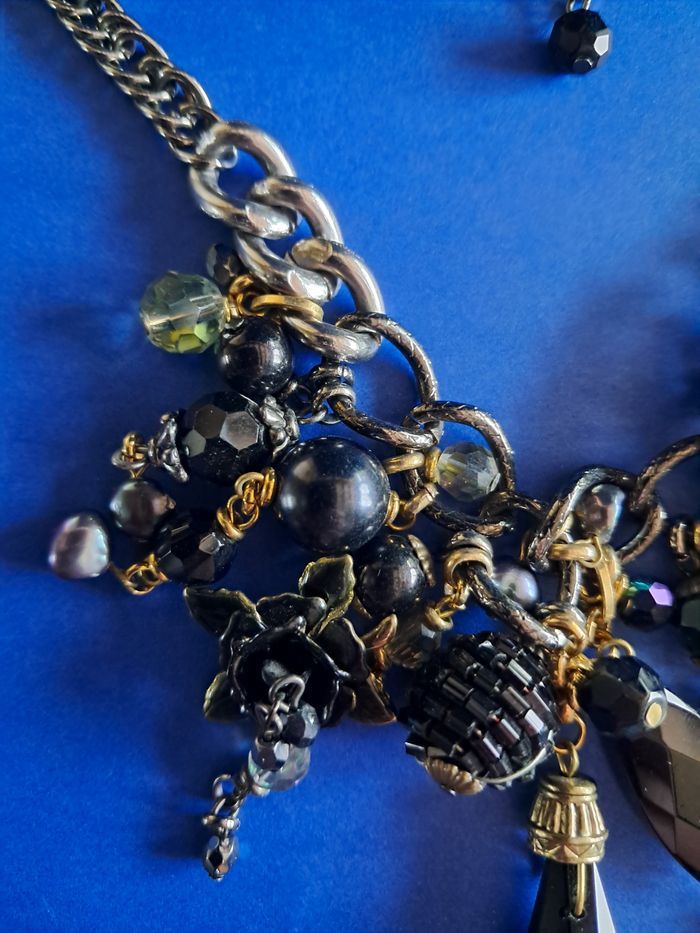 Collier court NEUF avec breloques perles et pendentif - photo numéro 6