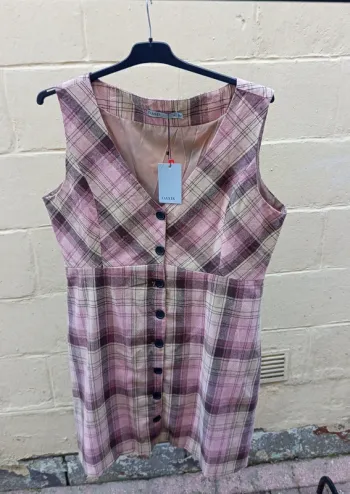 Robe rose à carreaux neuve