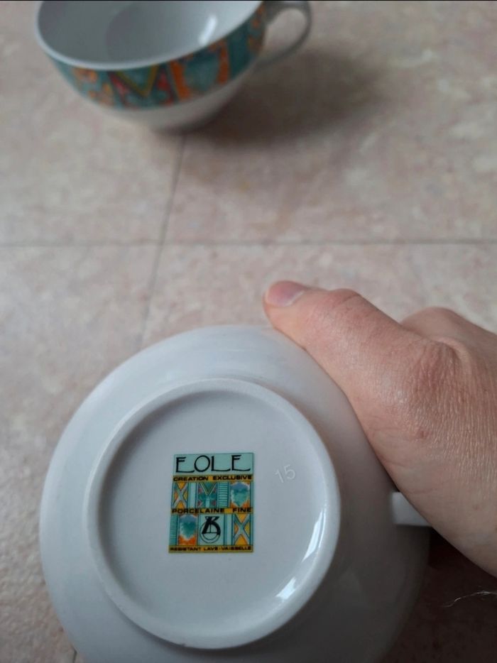 Lot 2 tasses porcelaine - photo numéro 2