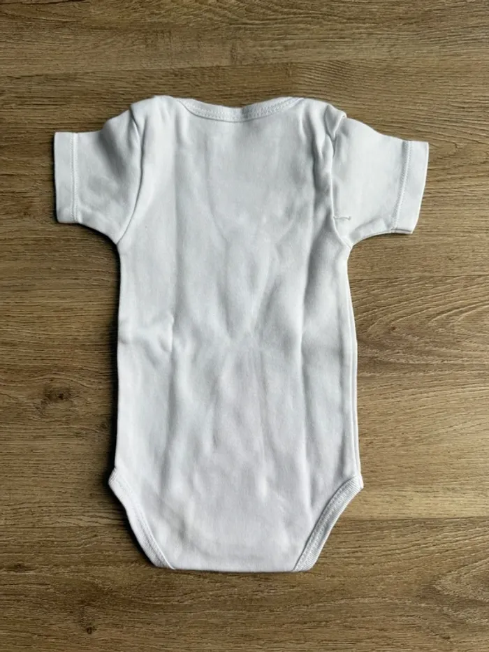 Body bodies vous me trouvez super vous devriez voir ma mère  bon état fille garçon 3 mois - photo numéro 2