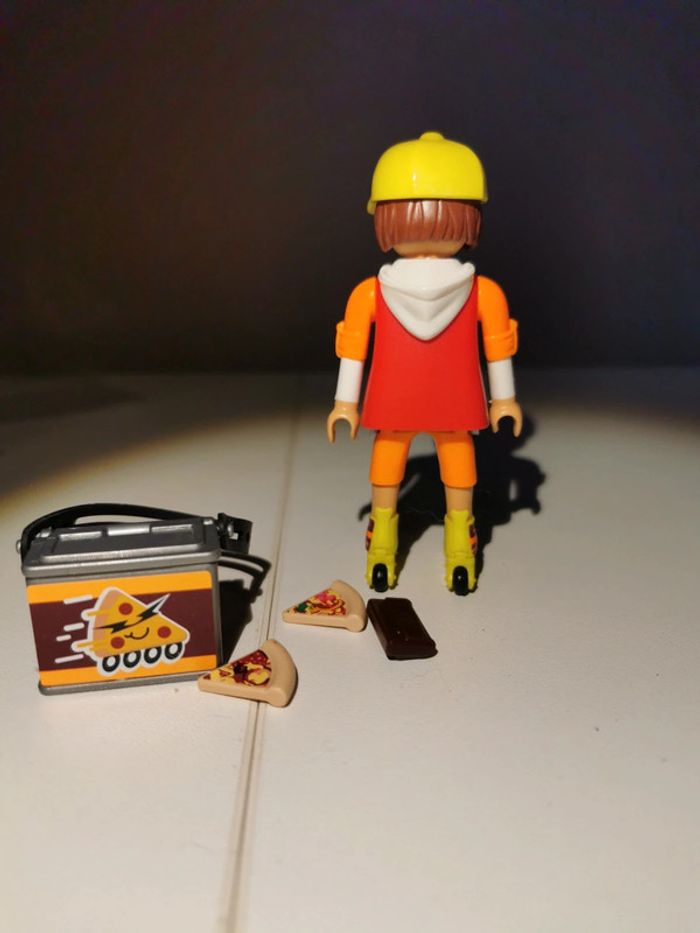 Playmobil livreuse de pizza - photo numéro 2