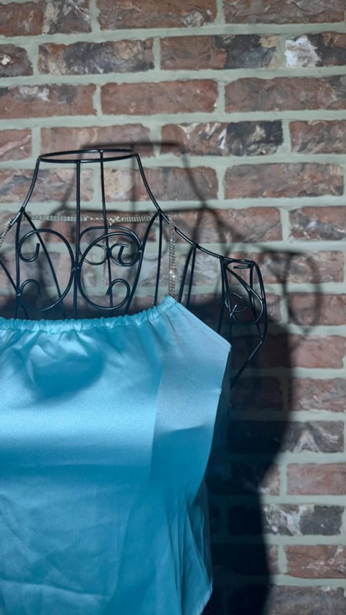 Top bleu satiné dos nu Bershka Taille S / 36 - photo numéro 2