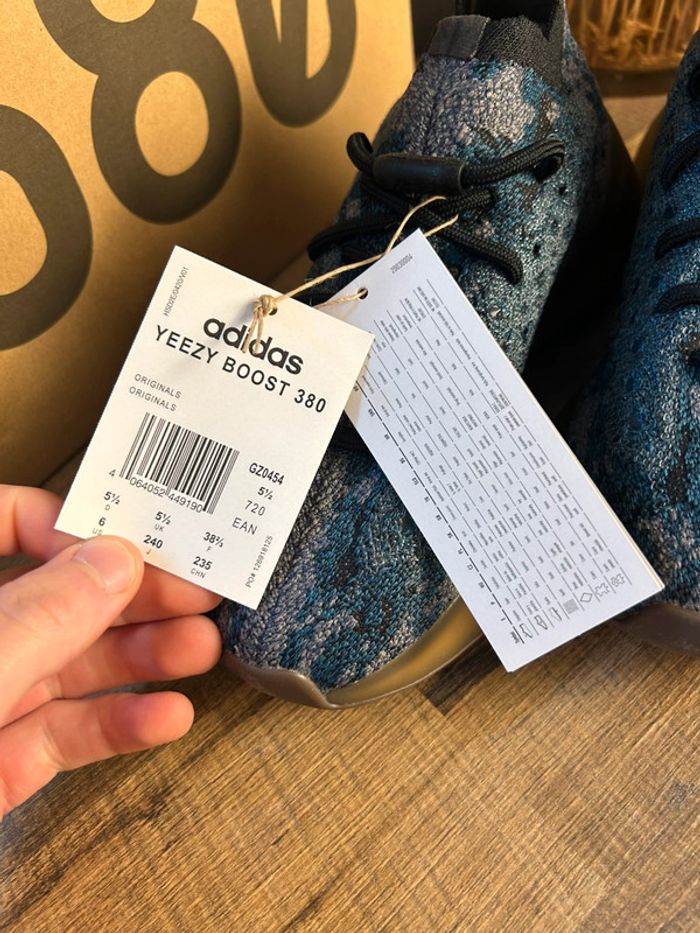 Baskets Adidas Yeezy 380 Covell 38,5 neuves - photo numéro 3