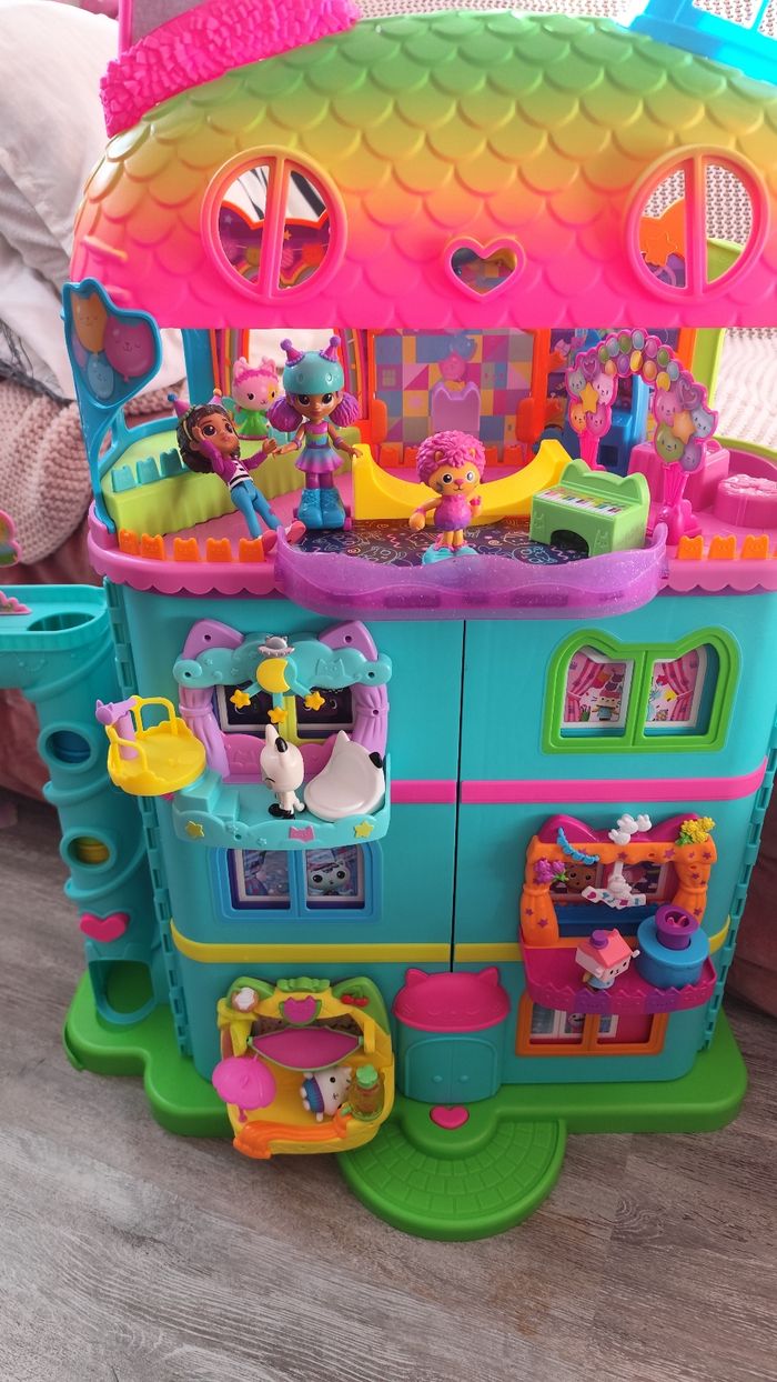 Maison Gaby chat + voiture + 3 balcon+ terrasses