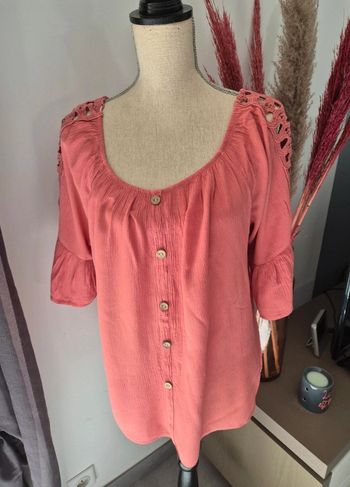 Très jolie blouse fluide manches 3/4