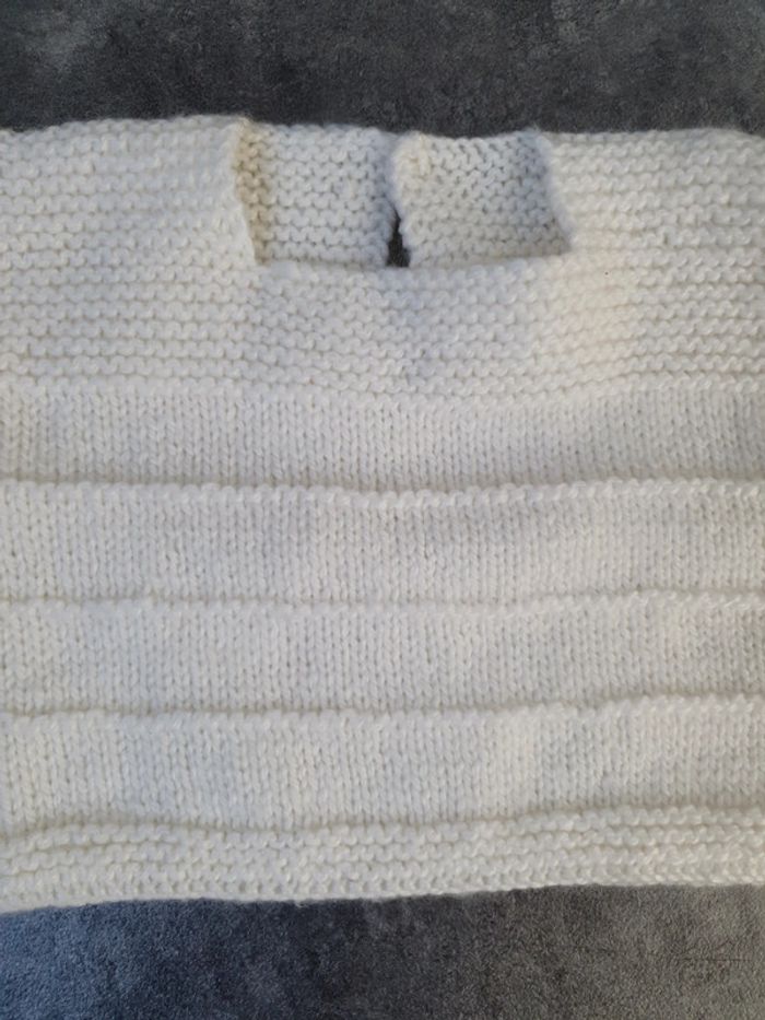 Pull en laine mixte 6-9 mois environ fait main neuf - photo numéro 3