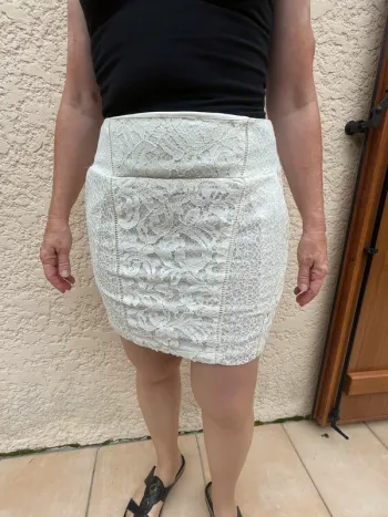 Jupe courte blanche dentelle