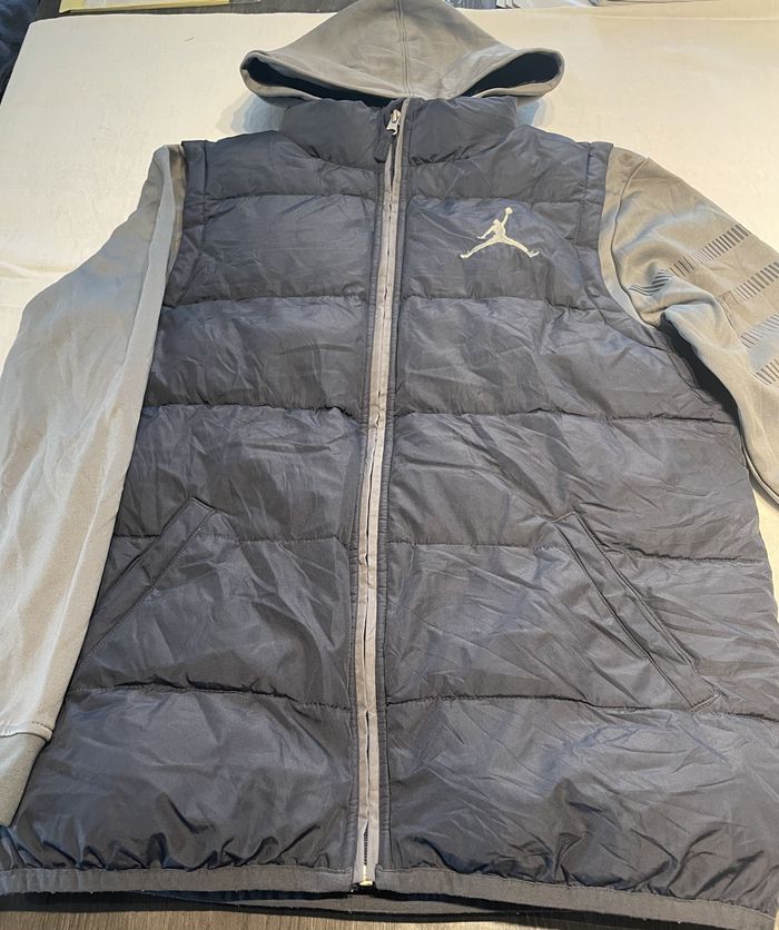 Blouson Bleu Gris Jordan Enfant Nike Taille 12/13 ans