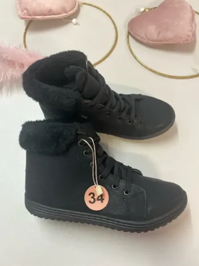 Bottines fille - neuf - fourrée - noire - Defacto - Taille 34