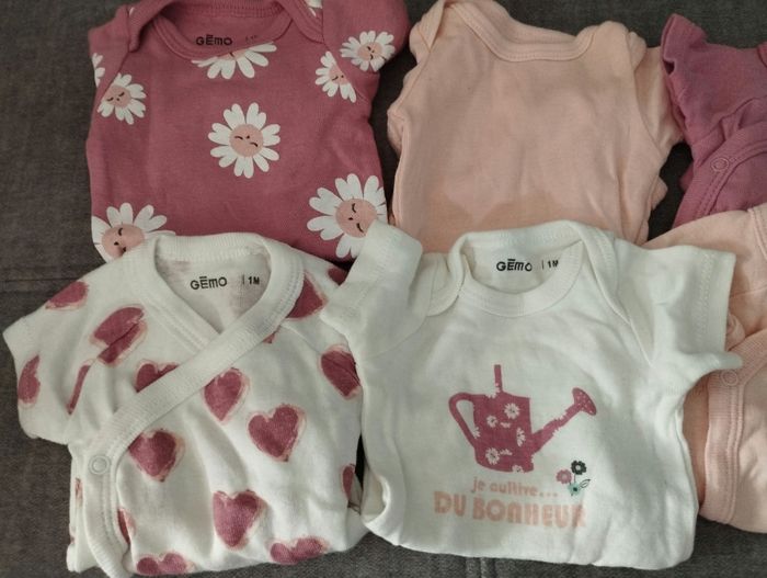 Lot 6 body manches courtes 1 mois Gémo - photo numéro 2