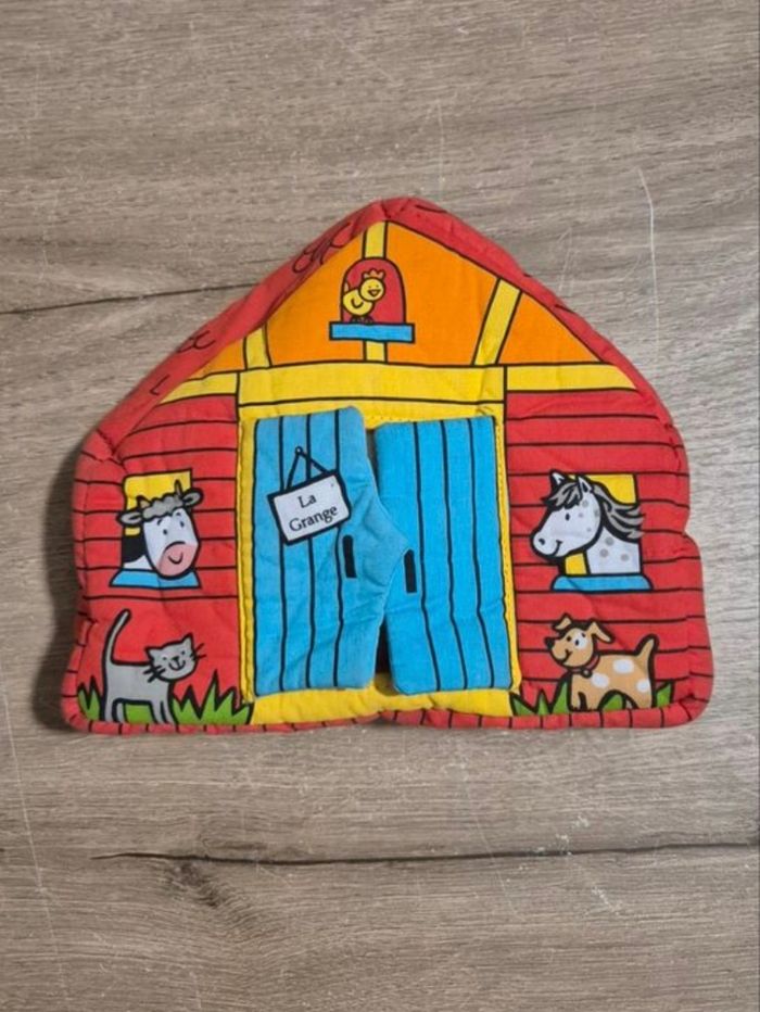 Ferme en tissus avec personnages - photo numéro 5