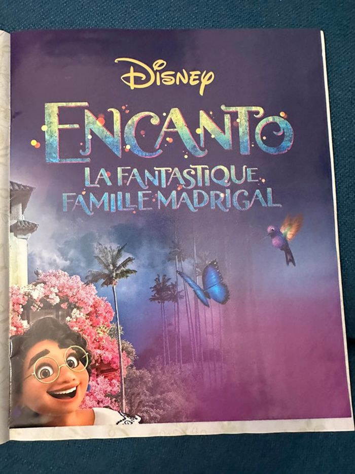 Album livre Panini complet stickers autocollants Disney Encanto famille Madrigal - photo numéro 7