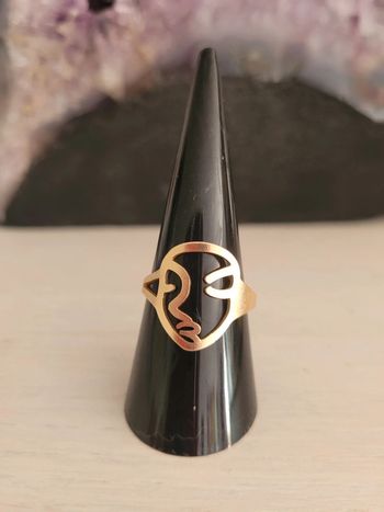Bague forme visage