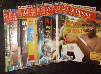 Lots 14 magazines le monde des ado