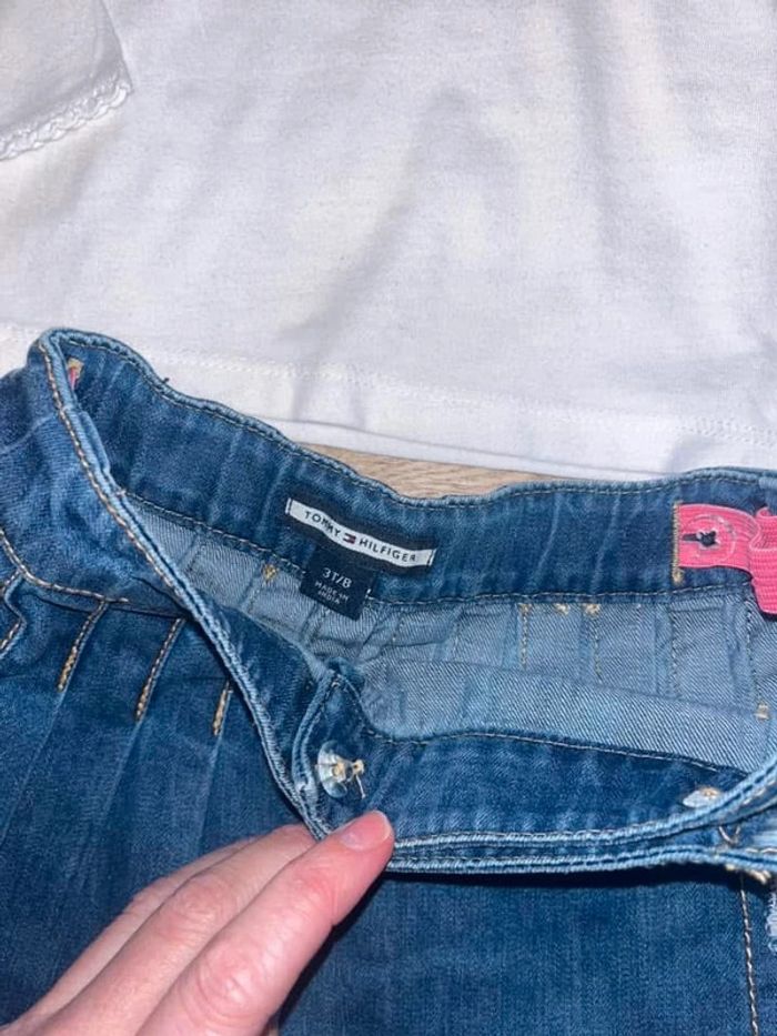 Ensemble tommy Hilfiger tee shirt + jupe 3 ans - photo numéro 5