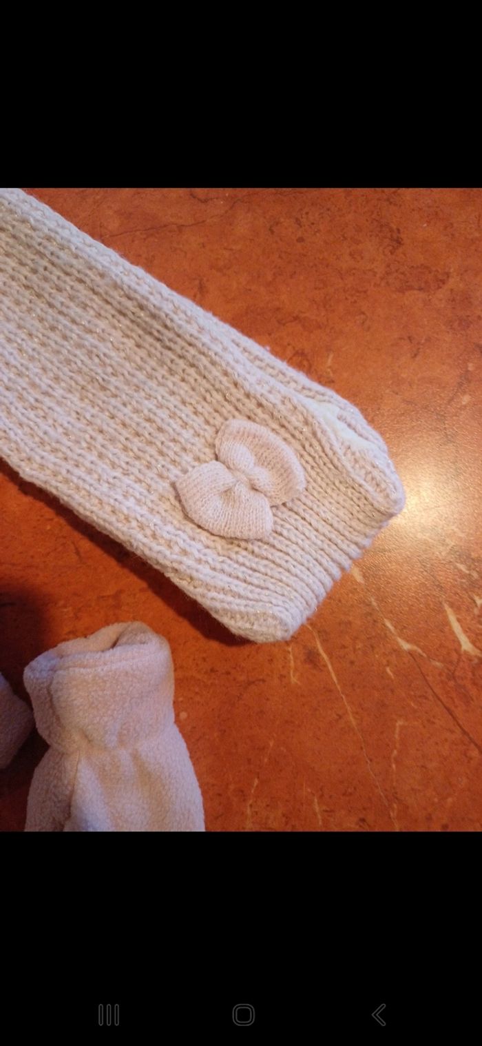 Ensemble écharpe  / moufles bébé