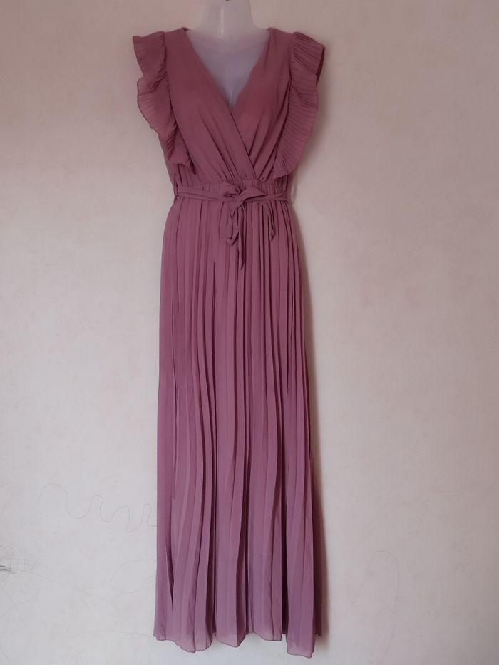 Robe longue plissée fluide