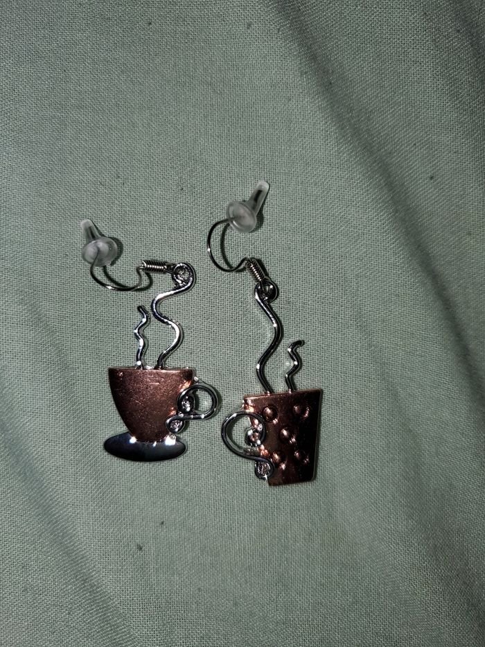 Boucles d'oreilles pendantes café et the