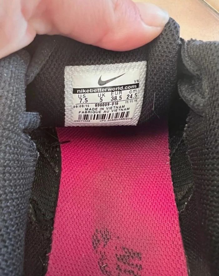 Nike air rose et noir taille 38,5 - photo numéro 3