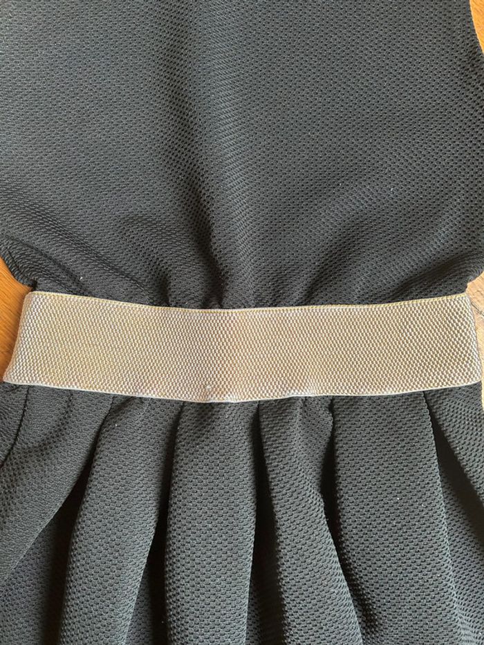 Magnifique robe stretch taille 6/8 ans - photo numéro 3