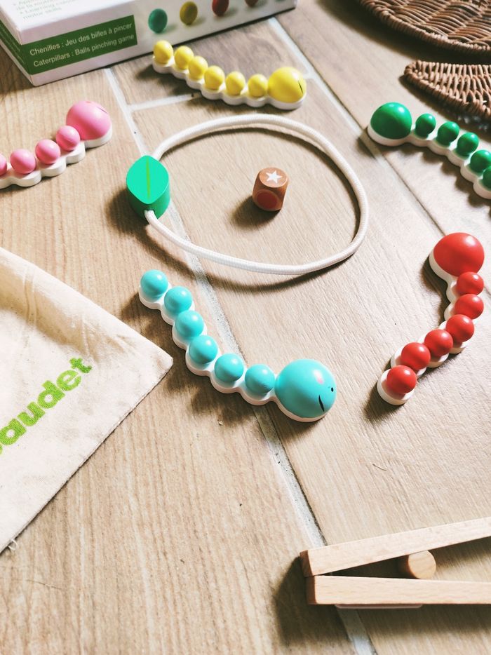 🐛Coffret Montessori les chenilles, jeu de tri de billes de couleurs en bois marque Vertbaudet - photo numéro 2