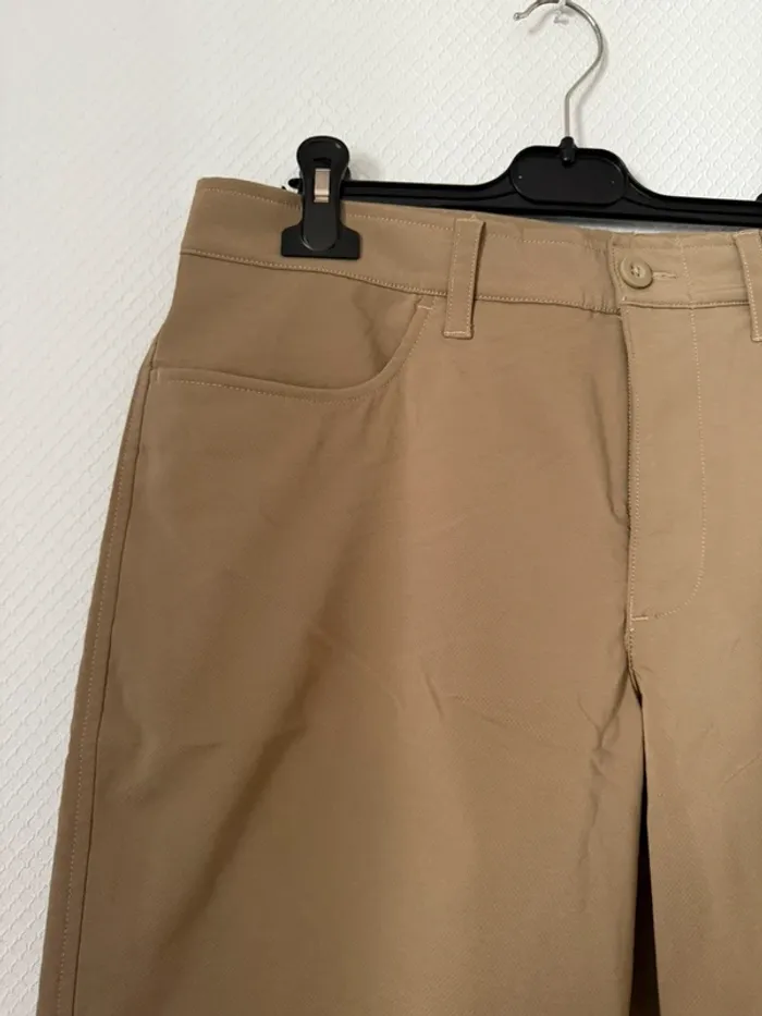 Short en très bon état marron under armour - photo numéro 2