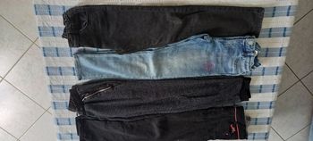 LOT 4 pantalons 8 ans