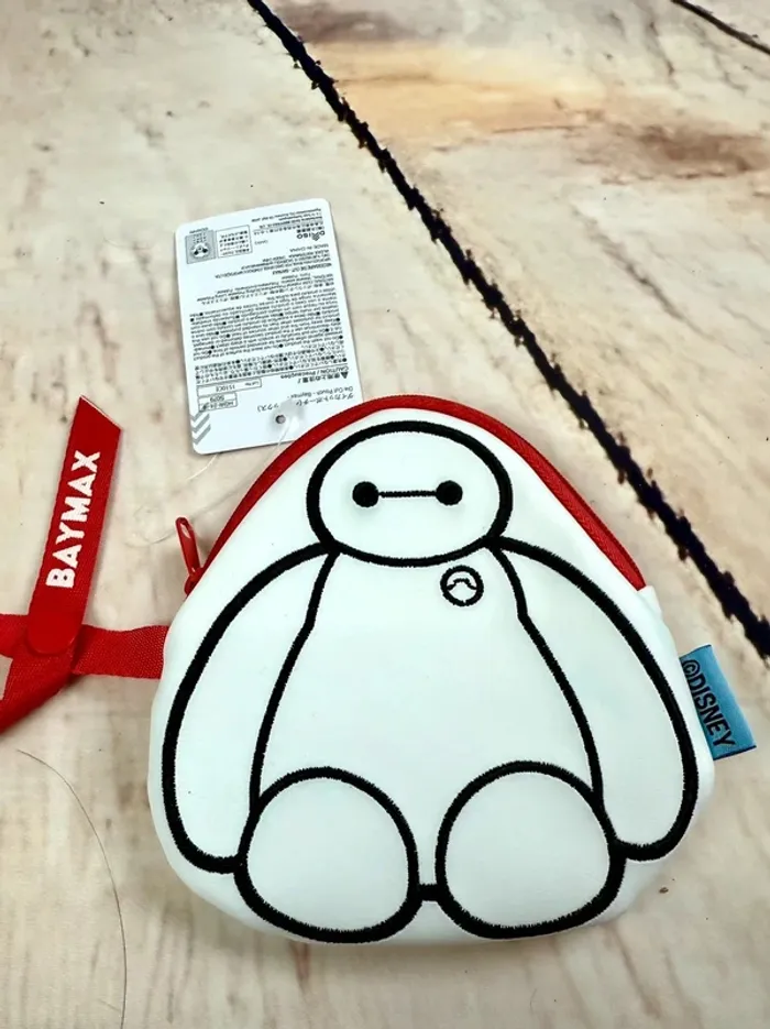 Porte monnaie porte pass annuel/ magic pass Disneyland BayMax - Disney Japan - photo numéro 2