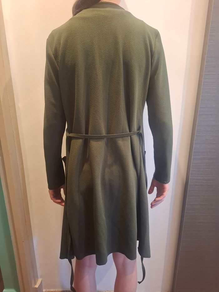 Lot de 2 cardigans neufs kaki et bordeaux
Taille unique
Neuf - photo numéro 3