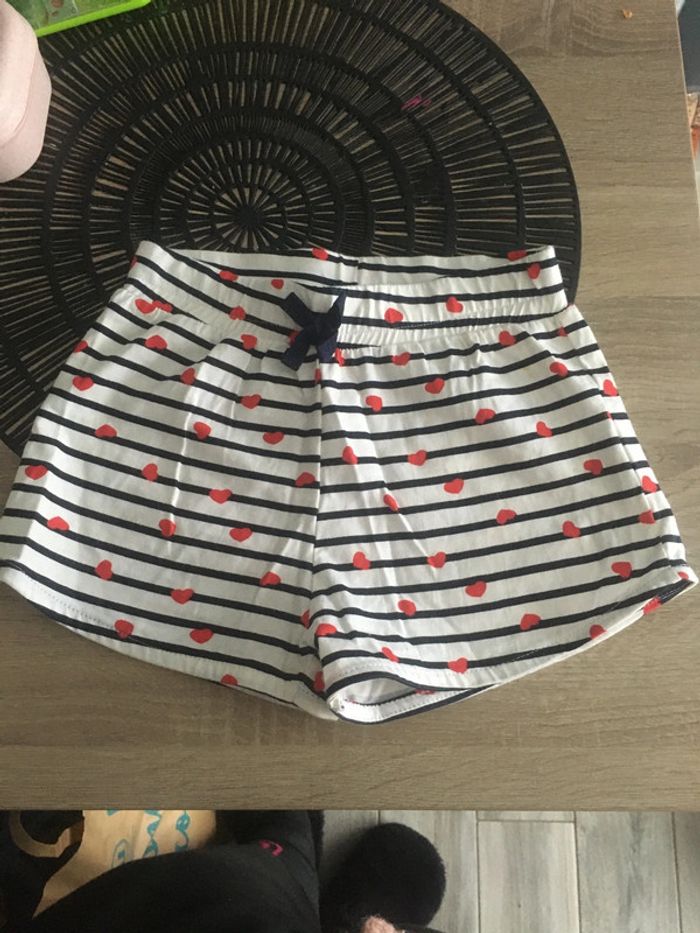 Short neuf