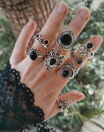 A34 lot de 8 bagues bohème rétro diverses taille neuve