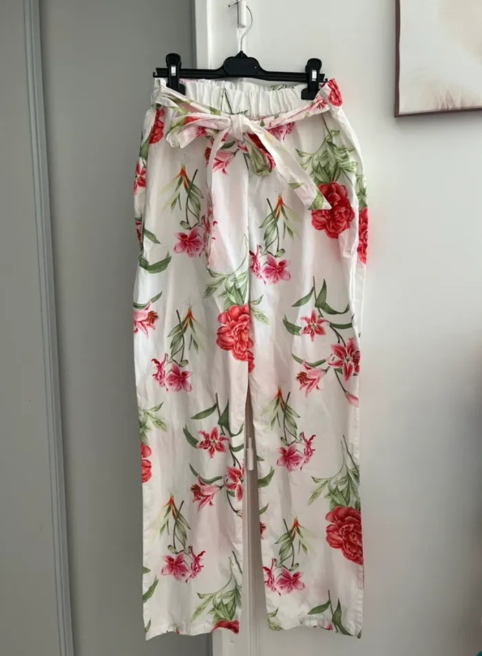 Pantalon léger blanc fleuri Oysho T38
