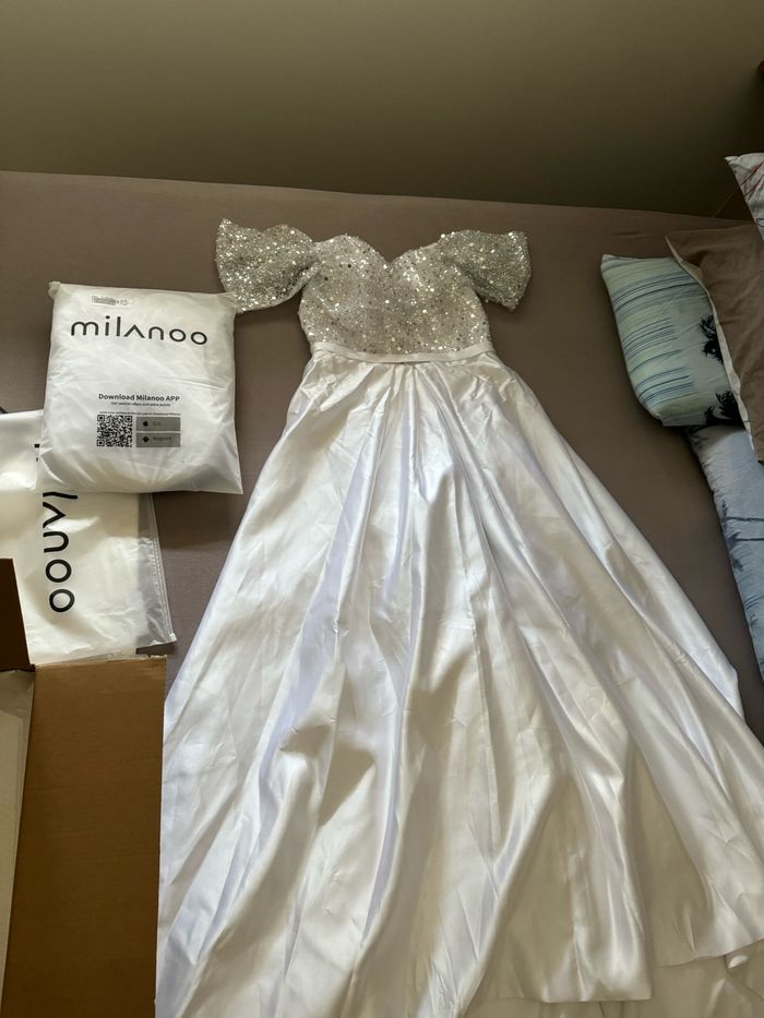 Robe de mariee neuve avec étiquette princesse avec jupon