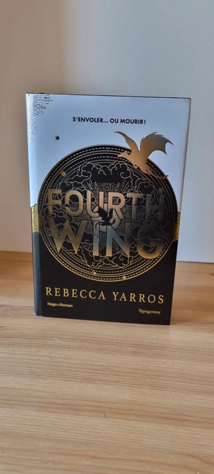 Box Fourth Wing avec défaut + Goodies - photo numéro 10