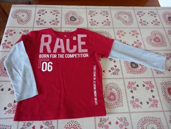 Pull manches longues.