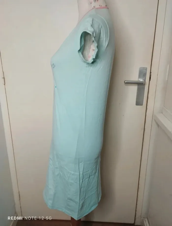Jolie chemise de nuit taille 38/40 - photo numéro 3
