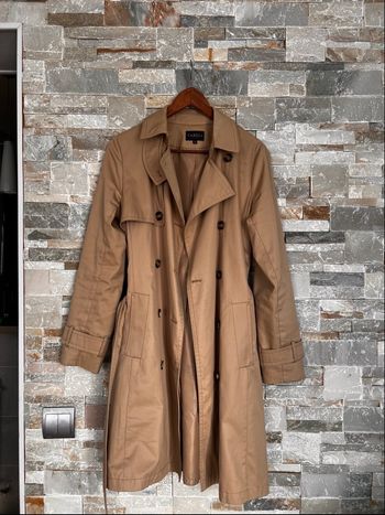Trench Caroll