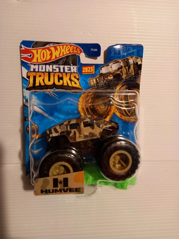 Monster trucks humvee