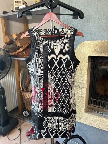 Robe noire et blanche Desigual