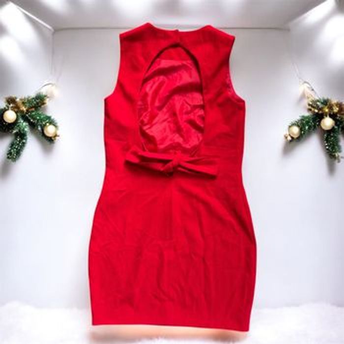 Robe courte moulante dos nu - photo numéro 3