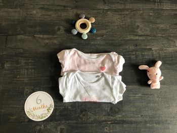 Lot bodies bébé, taille 6 mois, fpc