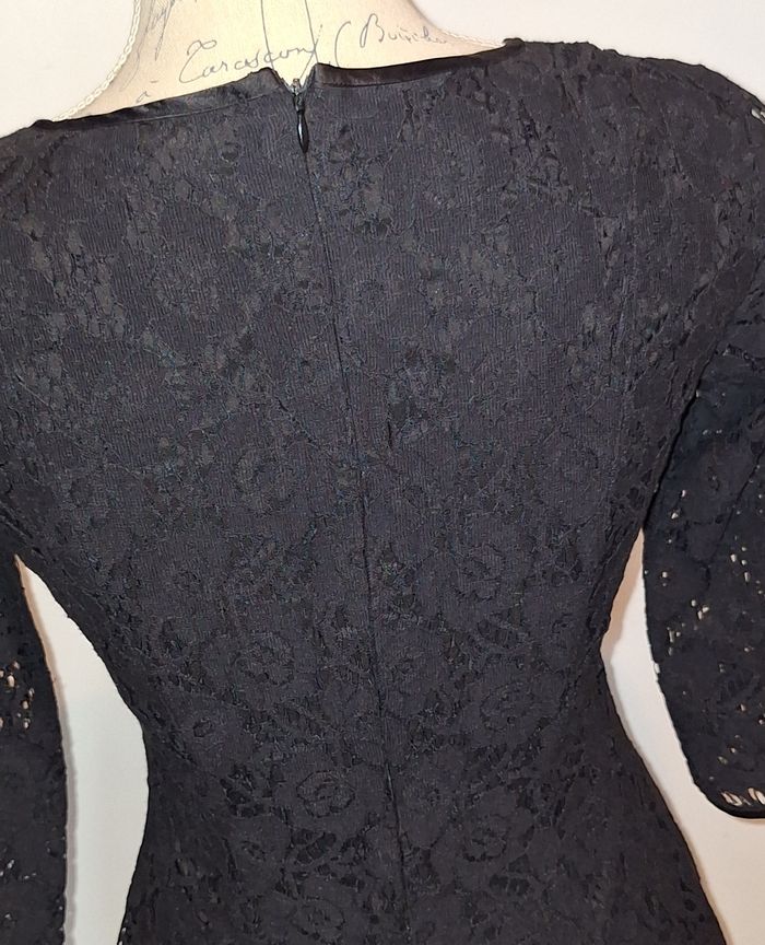 Superbe robe noire élégante toute en dentelle - photo numéro 6