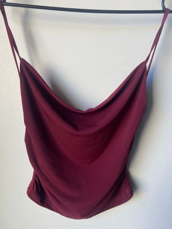 Top/t shirt rouge bordeaux stradivarius 