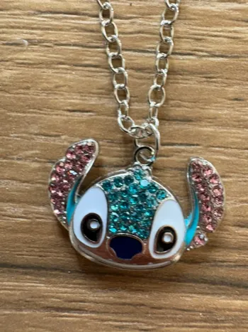 Collier Stitch strassé argenté