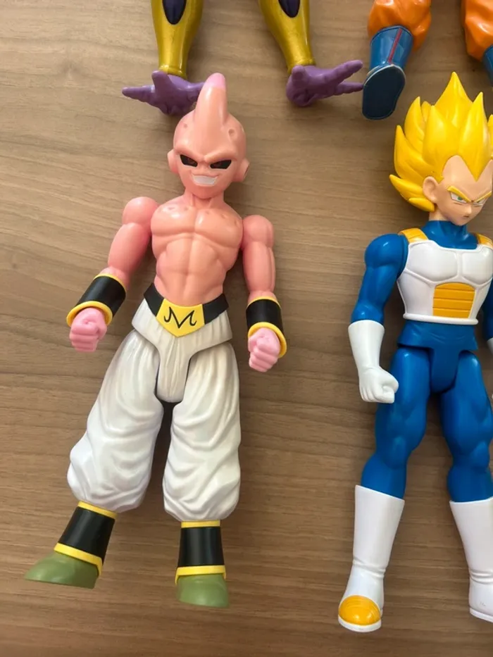 Gros lot de 4 grandes figurines de 30cm de hauteur dragonball Z - photo numéro 3
