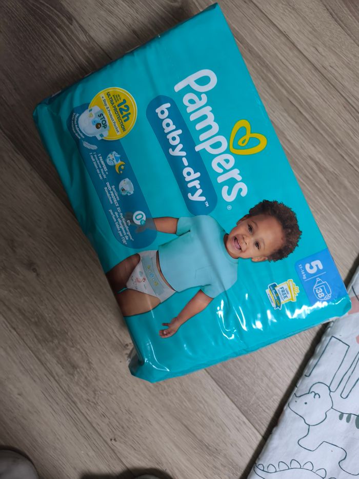 Couches Pampers taille 5 - photo numéro 3