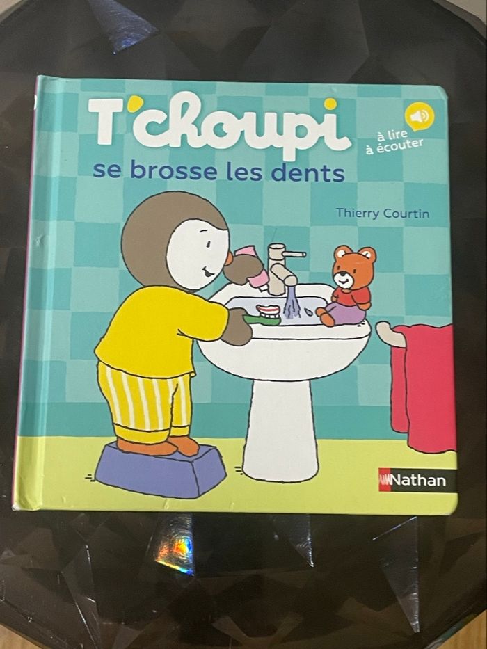 Livre tchoupi se brosse les dents