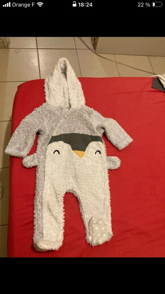 Combinaison bébé taille 9 mois