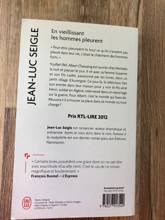 Livre « En vieillissant les hommes pleurent » Jean-Luc Seigle - photo numéro 2